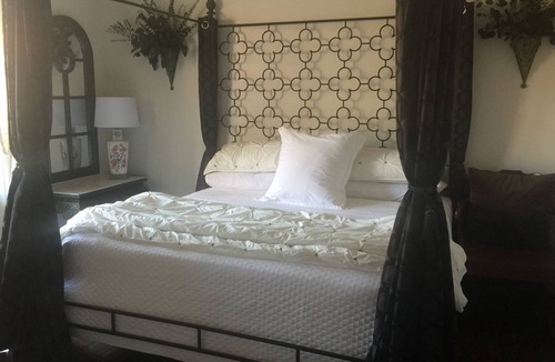 Old Town Villa | Downtown penthouse Villa Aviles with wifi