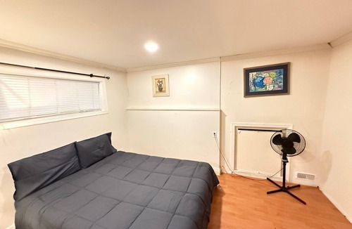 Surrey Bed & Breakfast | Downtown Private 2 Bedroom Independent Suite