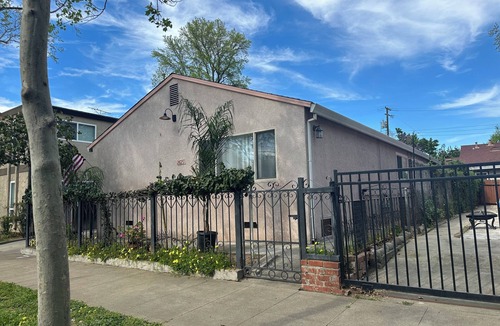 New Era Park House | Downtown Private Master Suite with Easy Parking