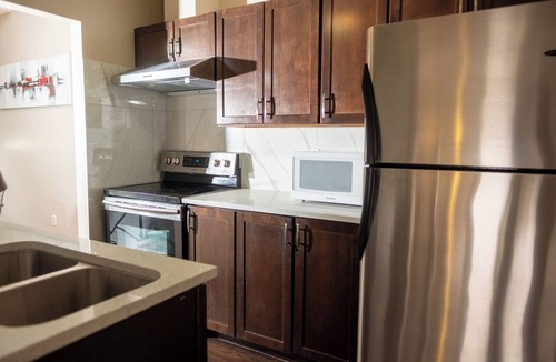 Sunnyside House | Downtown Private Room: By Bow River's Beauty house
