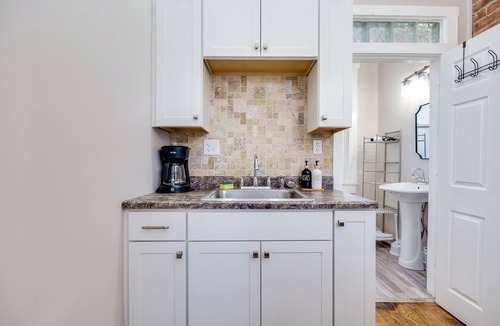 South Park Apartment | Downtown Private Studio w/Kitchenette-near UD