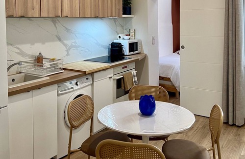Aix-en-Provence Historic Centre Apartment | Downtown, Quiet, Comfortable and Air-conditioned (2 Bedrooms)