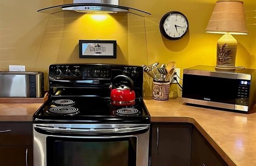 Sequim Apartment | Downtown Retreat Penthouse in Sequim, Mtn Views