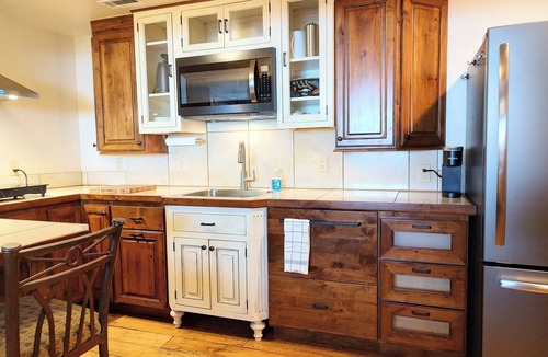 Beaver Valley Apartment | Downtown, Sauna, next to Park and Rec Center,
