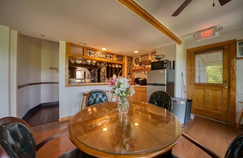 Eureka Springs Historic District House | Downtown Savannah Suite Piedmont