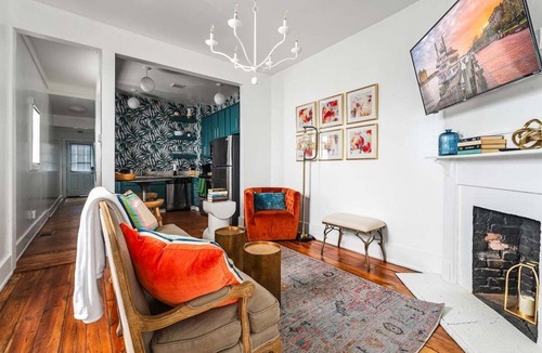 Dixon Park House | Downtown Savannah * 2 Bedroom * Firepit * Dogs OK * Private Patio