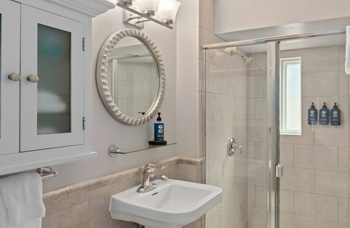 Downtown Seattle Resort | Downtown Seattle 1BR Hotel Unit at WorldMark Camlin – Classic City Stay