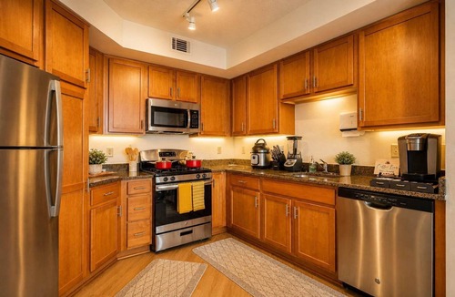 Downtown Apartment | Downtown Silver Spring Walkable Metro Skyline Balcony Corner Suite | Luxe Pad