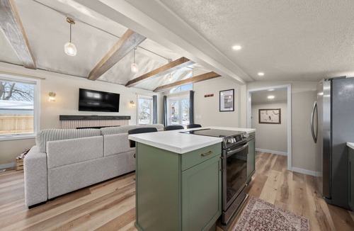 Sioux Falls House | Downtown Sioux Falls Shacks l Quarry Rock Tiny House Retreat