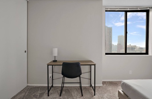 Downtown Minneapolis Condo | Downtown Skyview - 16th fl - Parking - Pool - Gym