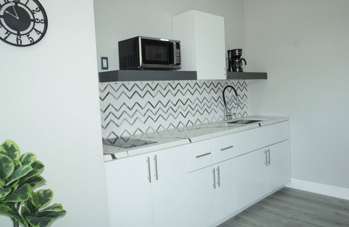 Avenida Revolucion Apartment | Downtown Studio Apartment 2