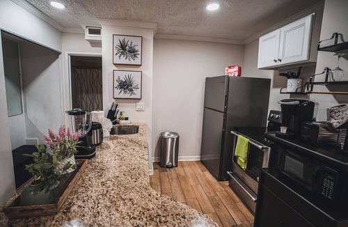 Downtown Atlanta Apartment | Downtown Studio, Skyline View, Walk to Attractions
