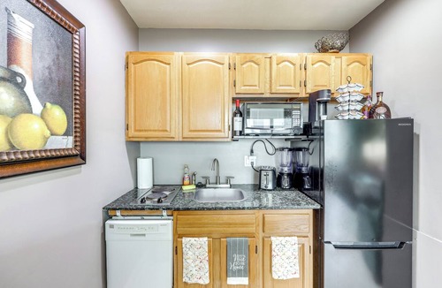 Downtown Jacksonville Apartment | Downtown Studio w/City Views in Jacksonville!