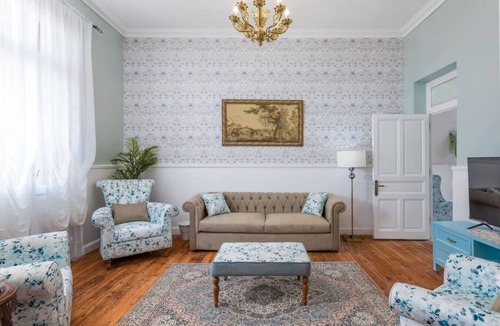 Downtown Cairo Apartment | `Downtown Sunny Hideaway: Vintage, 7 Balconies`