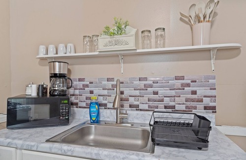 Southside Apartment | Downtown Syracuse 2BR Near University & Zoo