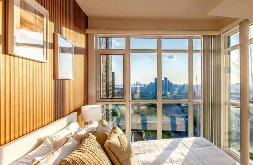 CityPlace Apartment | Downtown Toronto 2-Bedroom Apartment with Balcony & City View - Sleeps 6