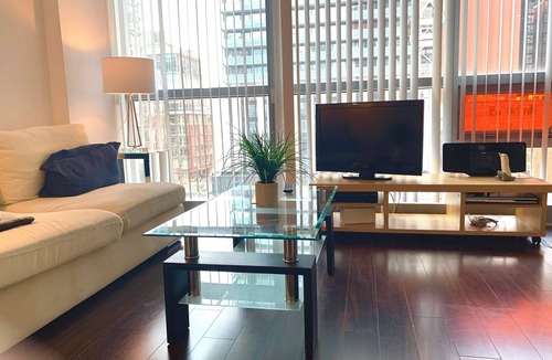 Toronto Entertainment District Condo | Downtown Toronto Executive Furnished Condo In Entertainment & Business District
