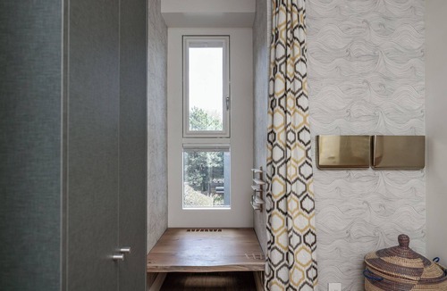 Little Portugal House | Downtown Toronto row house. Close to Ossington, Trinity Bellwood & BMO field.