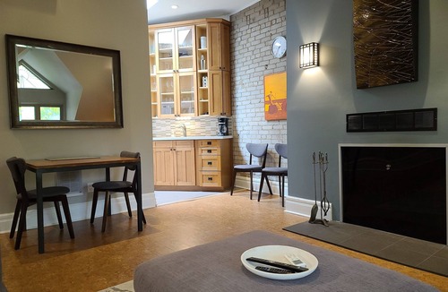Garden District Apartment | Downtown Toronto Tree-Top Gem