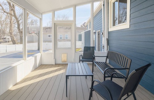 Wisconsin Dells House | Downtown-ULTIMATE Fam & Friend Getaway! Arcade GameRoom- Basketball Court