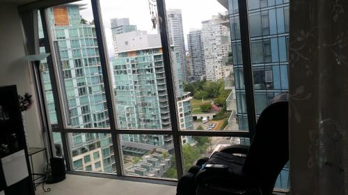 Coal Harbour Apartment | Downtown Vancouver Private Guest Room