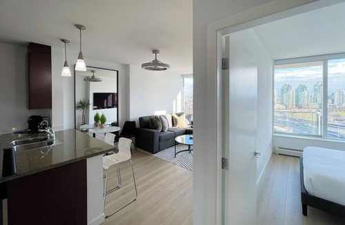 Crosstown Condo | Downtown Vancouver with False Creek View, across from Rogers Arena & BC Place