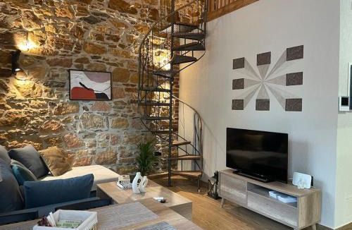 Chios Town Apartment | Downtown ViAlla