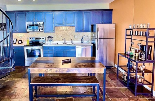 Sandusky Condo | Downtown Waterfront Getaway Mario Room Breathtaking View Cedar Point Lake Erie!