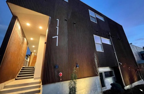 White Salmon Apartment | Downtown White Salmon Modern Loft #03