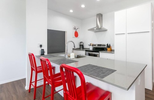 White Salmon Apartment | Downtown White Salmon Modern Loft #03