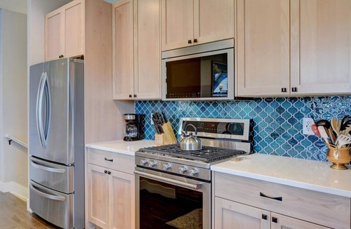 Rendezvous House | Downtown WP Chalet 95 I Private Hot Tub I Great Views I Bunk Room I Discounted Attractions