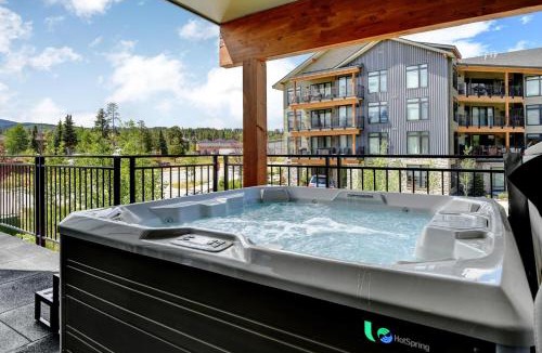 Winter Park House | Downtown WP Condo 2208 I Private Hot Tub I AC I Great Views I Activity Program