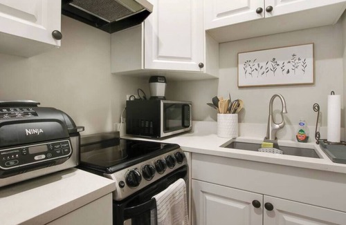 El Cid Apartment | Downtown WPB studio D - w/full kitchen