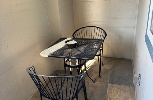 Brownstown Apartment | Downtown Yakima 2-Bedroom apartment on 2nd floor of The Hittle Building