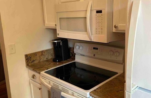 Downtown Cincinnati House | Downtown3BR/2.5BA Townhouse-RoofBalcony-Park 2Cars