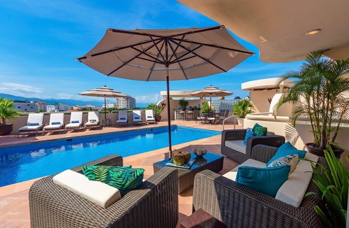 Cerro Villa | DOWTOWN VILLA INCREDIBLE VIEWS WITH FULL STAFF