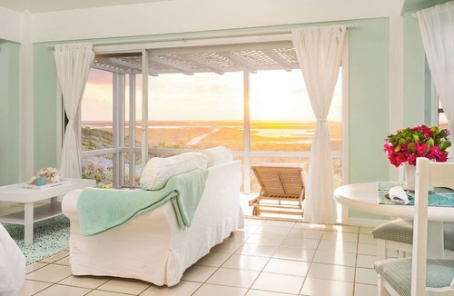 Conch Bar Villa | Dragon Cay Resort