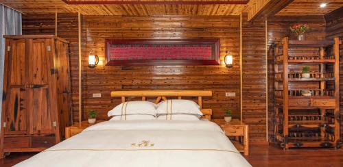 Longsheng Various Nationalities Autonomous County Hotel | Dragon Ridge Cloud Villa