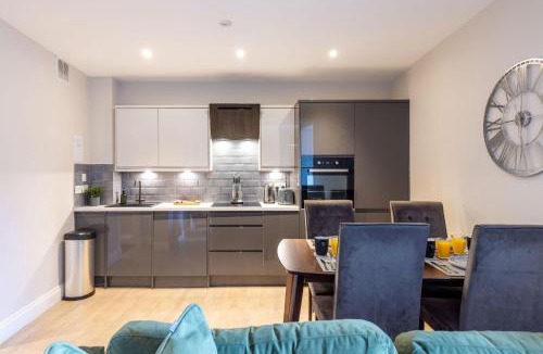 West End Apartment | Dragon Suites - Edinburgh City Centre 2 Bed Apartment