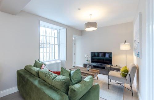 West End Apartment | Dragon Suites - Edinburgh City Centre 2 Bed Apartment