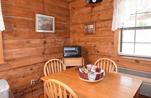 Woodbine Cabin | Dragonfly Retreat | 2BR Cabin Near Laurel River Lake & Cumberland Falls