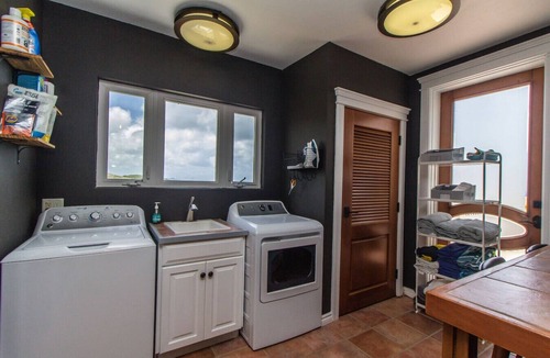 Cotton Valley House | Dragonfly Villa - 3BR/4BA, Sleeps 8 with Pool!