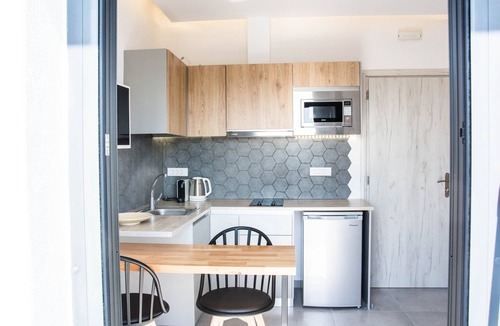 Kamari House | Dragonfly Villas