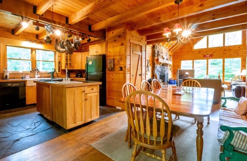 Davis House | Dream Catcher - 2014 Cabin Mountain Road Dream Catcher - Classic Cabin on Private 3 Acre Lot w/Pond, Pet Friendly, Hot Tub