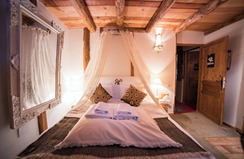 Seez Bed & Breakfast | DREAM CHALET