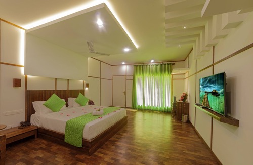 Chithirapuram Hotel | Dream Coconut Villa Resort