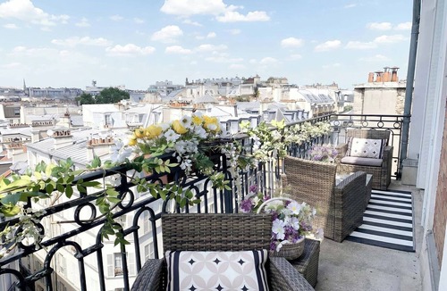 Quartier du Gros-Caillou Apartment | Dream-Come-True With Breathtaking Eiffel & Paris Views + Terrace