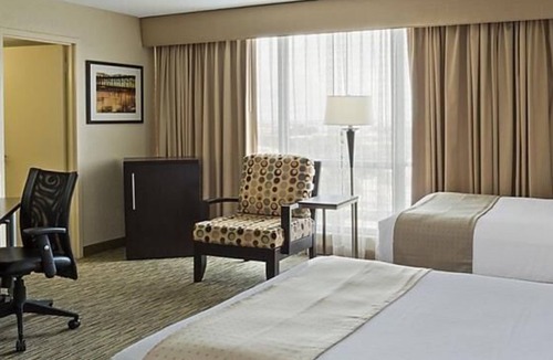 Miami Springs Hotel | Dream Family Vacation! 2 Classy Units, Pool, Fitness Center, Near Marlins Park!