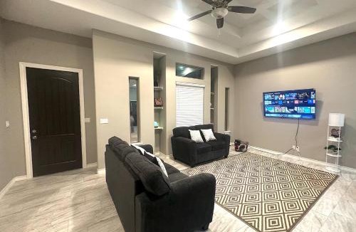Harlingen House | Dream Getaway