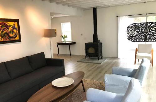 Claverack-Red Mills Apartment | Dream Guesthouse - Cool, Country, Chic